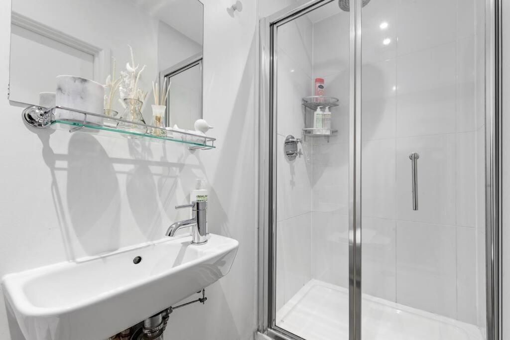 דירות לונדון Stylish Sleep6 Flat At Iconic Piccadilly Circusvr6 מראה חיצוני תמונה